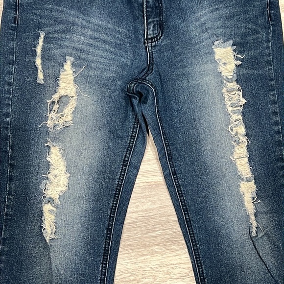 Women's Soundgirl Ripped Jean Capri Pants - Picture 2 of 5